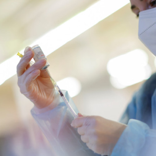 Asistentă din Gorj condamnată la 7 ani pentru vaccinări fictive și luare de mită