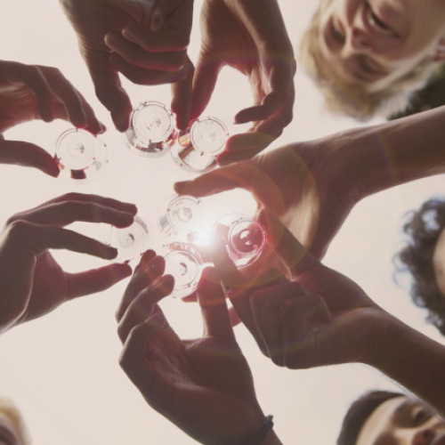 Tinerii europeni consumă tot mai puțin alcool, schimbare confirmată în baruri din Cluj