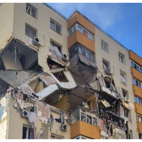 Explozie în bloc din Rahova a făcut trei victime și a deteriorat clădirile din jur