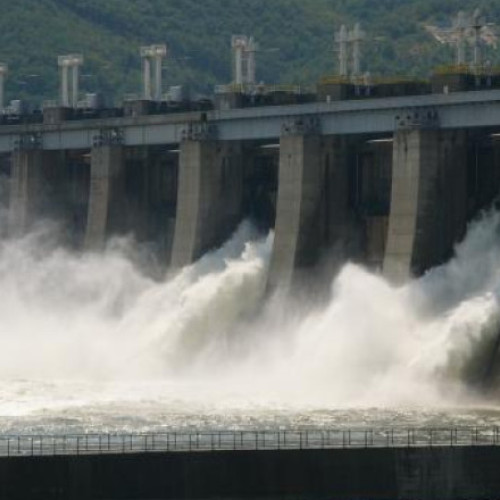 Parlamentul deblochează investițiile hidroenergetice, însă ministrul Mediului critică legea