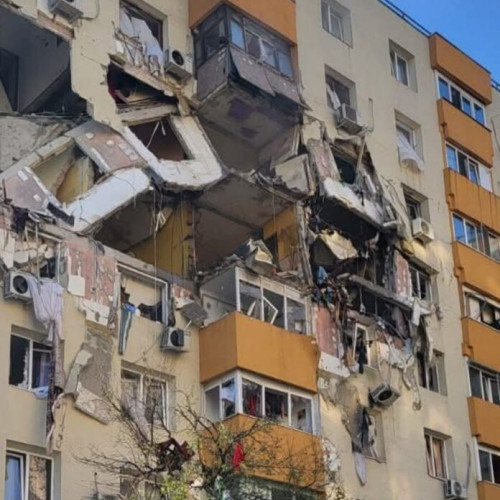 Accesul interzis în blocul afectat de explozia din Sectorul 5 până la eliminarea pericolului