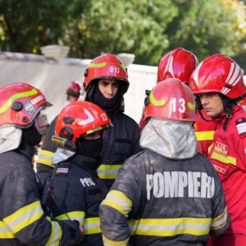 Bărbat reținut după ce a încercat să spargă perimetrul de siguranță la explozia din Sector 5