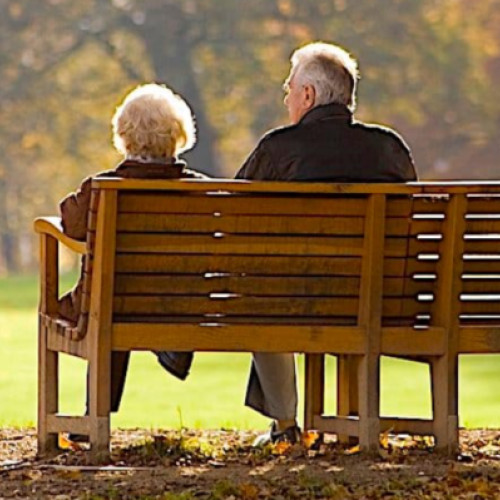 Mii de pensionari români din străinătate au rămas fără pensii din cauza lipsei unui document