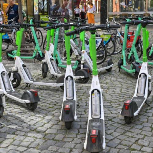 Praga interzice închirierea trotinetelor electrice începând din 2026
