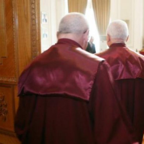 Curtea Constituțională invalidă legea pensiilor speciale din cauza unui viciu de procedură