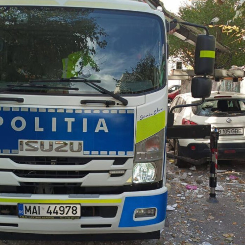 Intervenții continue în cartierul Rahova după explozia dintr-un bloc