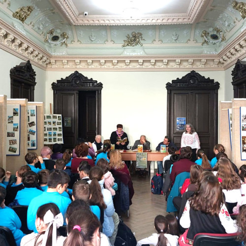 Virginia Stanciu a lansat trei volume de fabule la Muzeul Brăilei