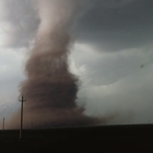 Tornadă puternică lovește nordul Parisului: un mort și zece răniți gravați