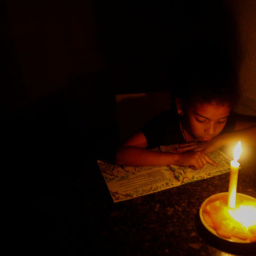 Atacurile ruseşti au lăsat Cernigov fără electricitate şi au ucis patru persoane