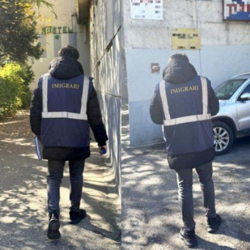 Control la un hostel din Botoșani: au fost legitimate zece persoane