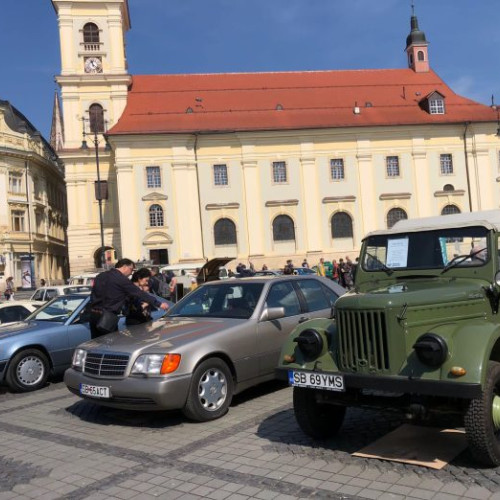 Retro Parada Toamnei 2025 aduce peste 200 de mașini istorice la București