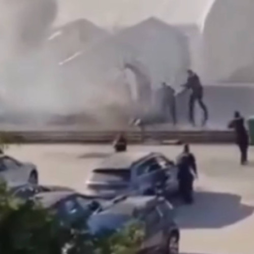 Un bărbat rănit în urma unei împușcături și unui incendiu la parlamentul din Belgrad