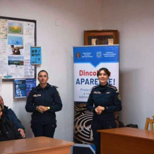 Proiectul „Dincolo de aparențe” informeză adolescenții din Vrancea despre riscurile infracționalității