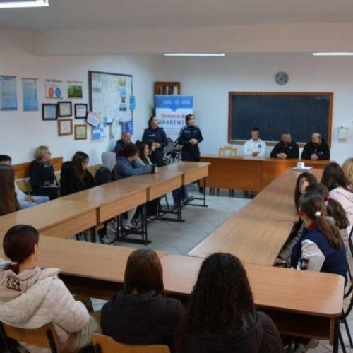 Proiectul „Dincolo de aparențe” ajută adolescenții să înțeleagă riscurile infracționalității
