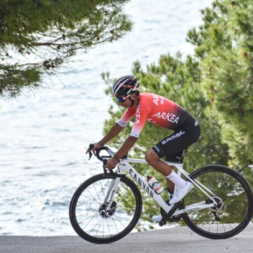 Movistar prelungește contractele a șase rutieri, inclusiv Nairo Quintana