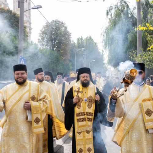 Procesiunea cu moaștele sfinților în București a provocat restricții de trafic