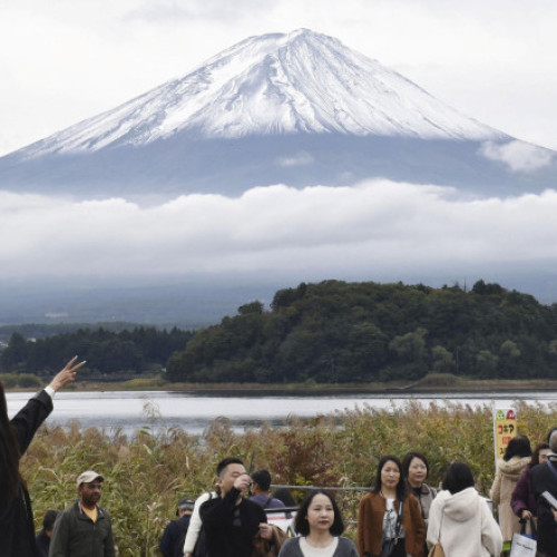 Prima ninsoare pe muntele Fuji a fost observată cu întârziere anul acesta