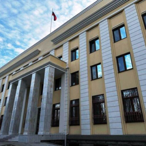 Bărbat prins după ce a încercat să intre cu mașina în Ambasada Rusiei din București