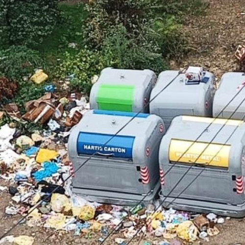 Primarul focșănean avertizează asupra depozitării necorespunzătoare a deșeurilor la noile insule ecologice