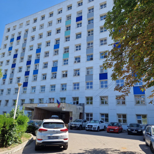 Bărbat de 70 de ani a murit după ce s-a aruncat de la geamul spitalului din Galați