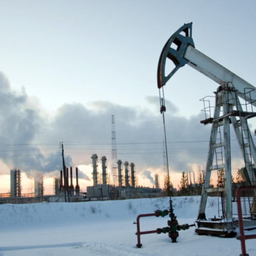 China și India reduc importurile de petrol rusesc sub presiunea sancțiunilor americane