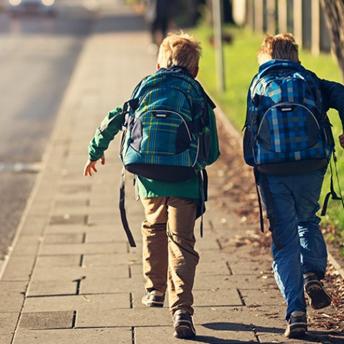 Elevii încep vacanța de toamnă pe 25 octombrie în anul școlar 2025-2026