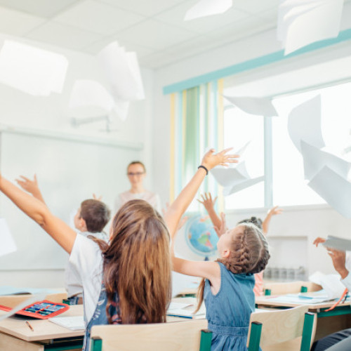 Vacanța de toamnă pentru elevii din învățământul preuniversitar începe pe 25 octombrie 2025