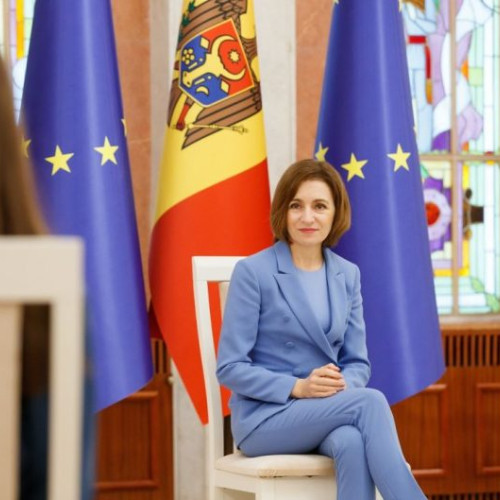 Maia Sandu participă la sfințirea picturii Catedralei Naționale din București