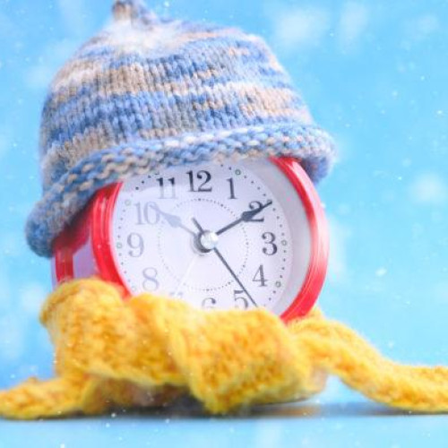 România trece la ora de iarnă în noaptea de sâmbătă spre duminică 2025