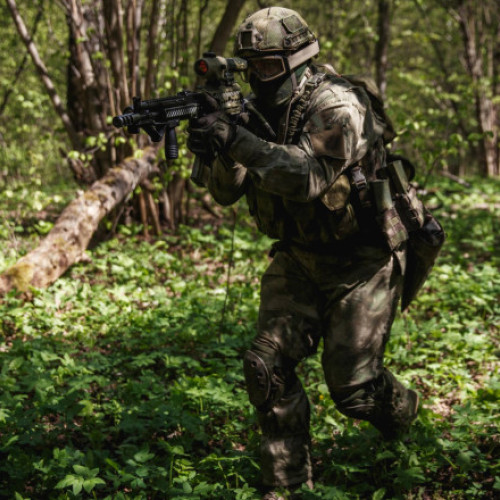 Doi ruși luptă în Ucraina împotriva regimului lui Putin și atacă infrastructura rusă