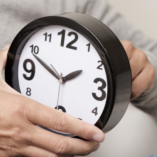 Noaptea de duminică aduce trecerea la ora de iarnă și o zi mai lungă