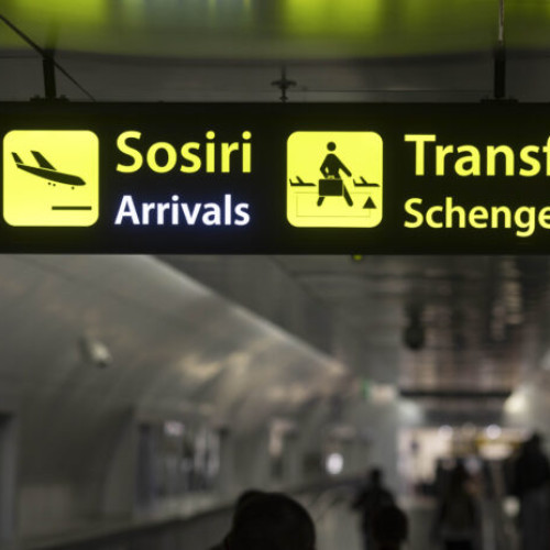 Peste 100 de documente false depistate anul acesta la Aeroportul Henri Coandă