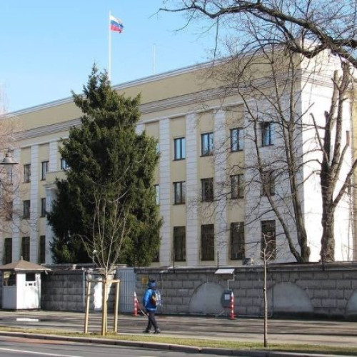 Medicul din Pitești nu era drogat când a încercat să intre cu mașina la Ambasada Rusiei