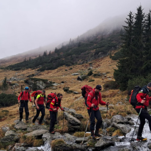 Doi turişti morţi în Munţii Făgăraş în urma unor căderi spectaculoase în prăpastie