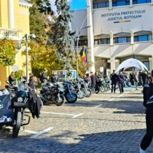Motocicliştii şi autorităţile au încheiat sezonul în Piaţa Revoluţiei din Botoşani
