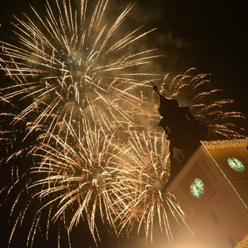 Brașov renunță la artificii de Revelion pentru a proteja animalele de companie