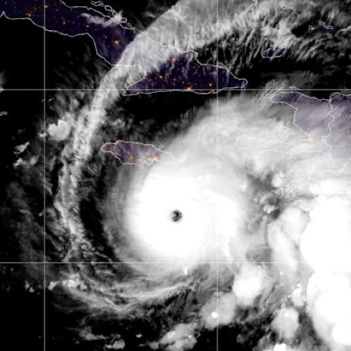Uraganul Melissa atinge categoria 5 și amenință Jamaica cu vânturi violente