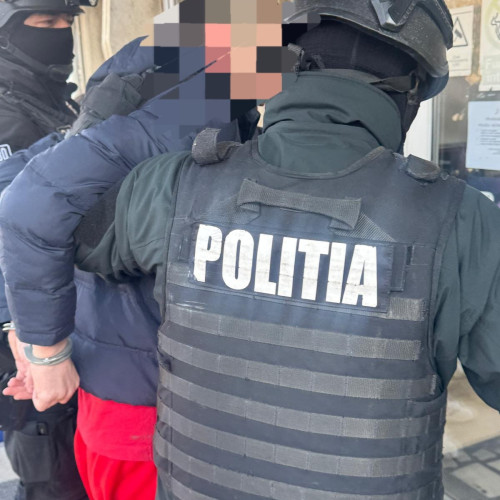 Un bărbat din Stăuceni a fost arestat după ce și-a sechestrat și agresat iubita
