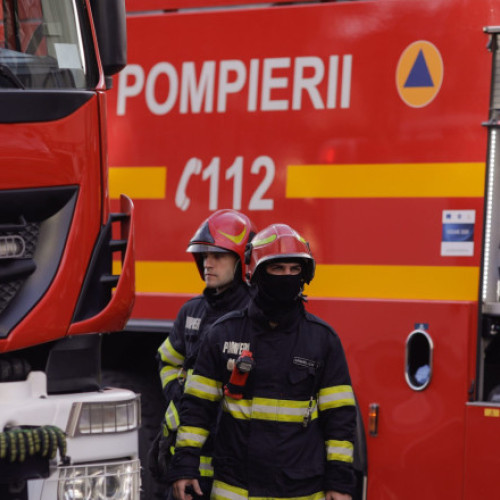 Incendiu la acoperişul unei biserici din Podu Valeni, Prahova