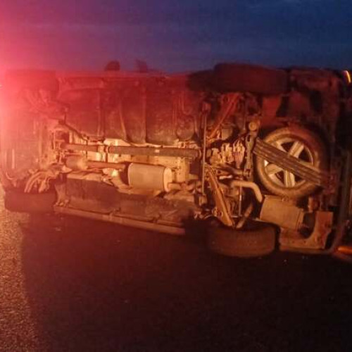 Accident rutier pe centura Timișoarei: microbuz răsturnat după coliziune