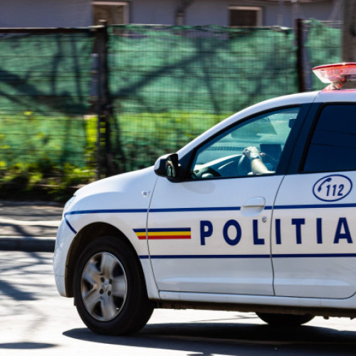 Bărbat de 58 de ani arestat după ce a furat o maşină de poliţie în Dolj