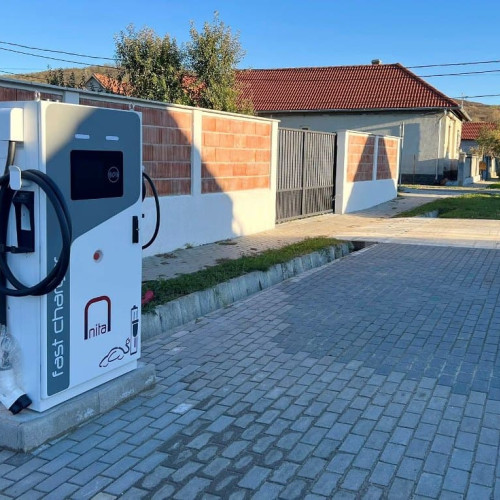 Stații de încărcare pentru mașini electrice și drumuri modernizate în Sântimbru