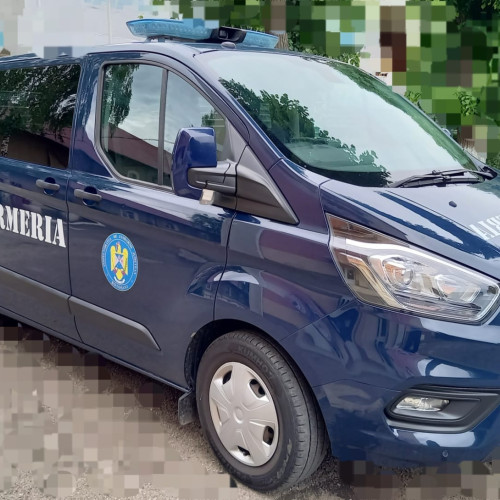 Bărbat prins de jandarmi după ce a făcut scandal cu o boxă la Botoșani