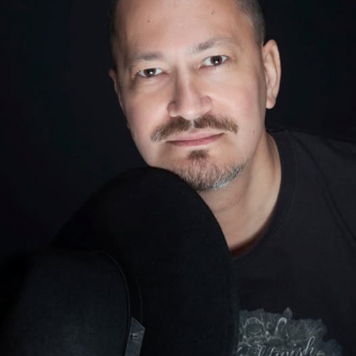 Andrei Velea își lansează la Galați thrillerul psihologic „fără știrea ei”