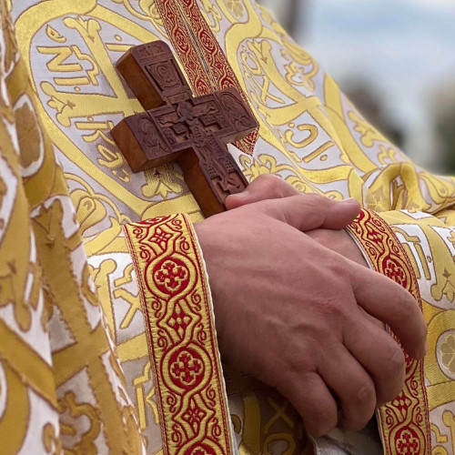 Peste 400 de familii din Coțușca au rămas fără preot paroh