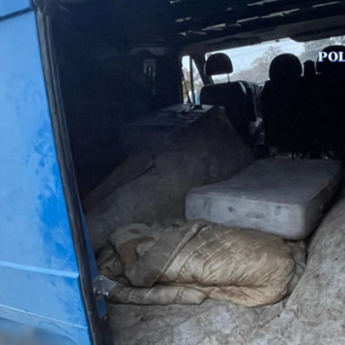 Doi bărbați reținuți în Iași pentru trafic de persoane și exploatare prin muncă forțată