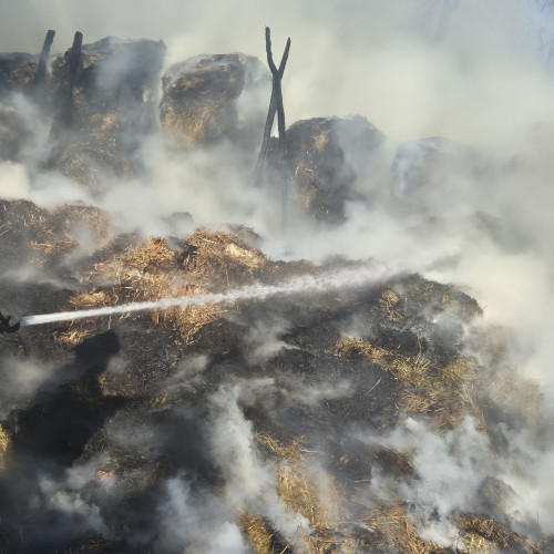 Incendiu puternic în localitatea Draxini din județul Botoșani