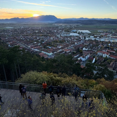 Traseul turistic Drumeție în istoria Râșnovului a fost inaugurat de ziua Reginei Maria