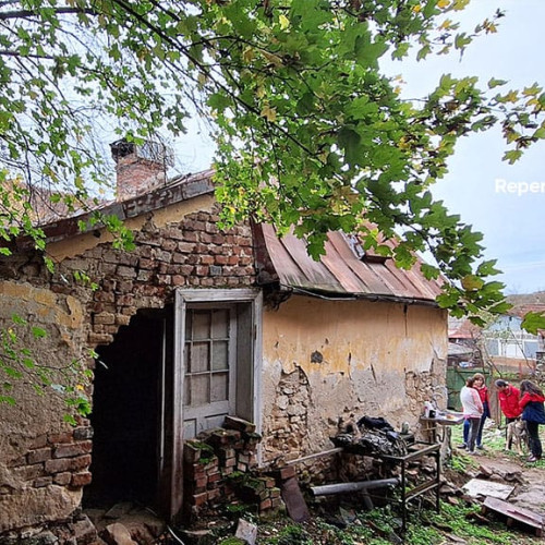 Asociația Acasă în Banat ajută un cuplu cu dizabilități să-și repare casa