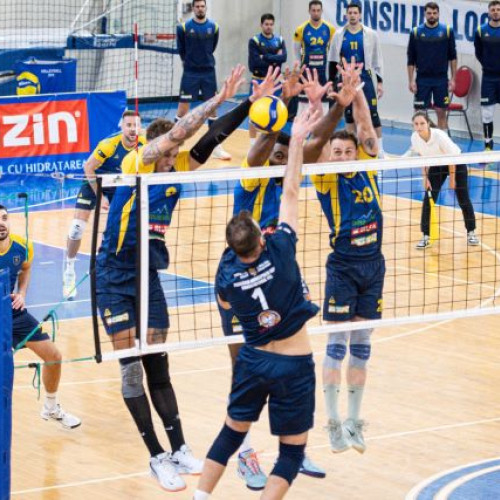 CSM Corona Brașov obține prima victorie a sezonului în fața echipei Unirea Dej
